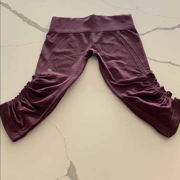 Lululemon In The Flow Crop size 6 burgundy - Picture 1 of 5